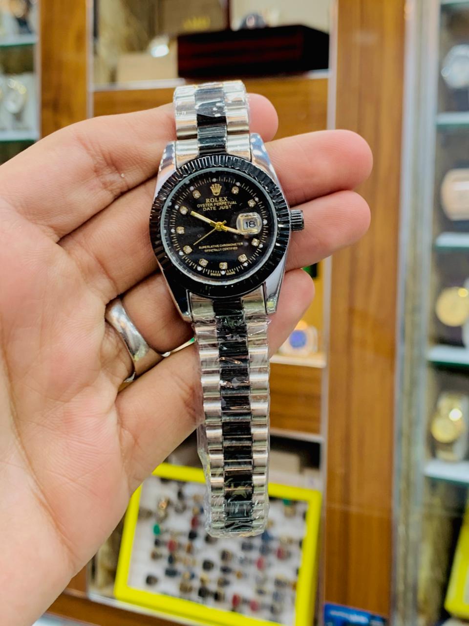 Classic Two-Tone Black Dial Luxury Watch – Datejust Style